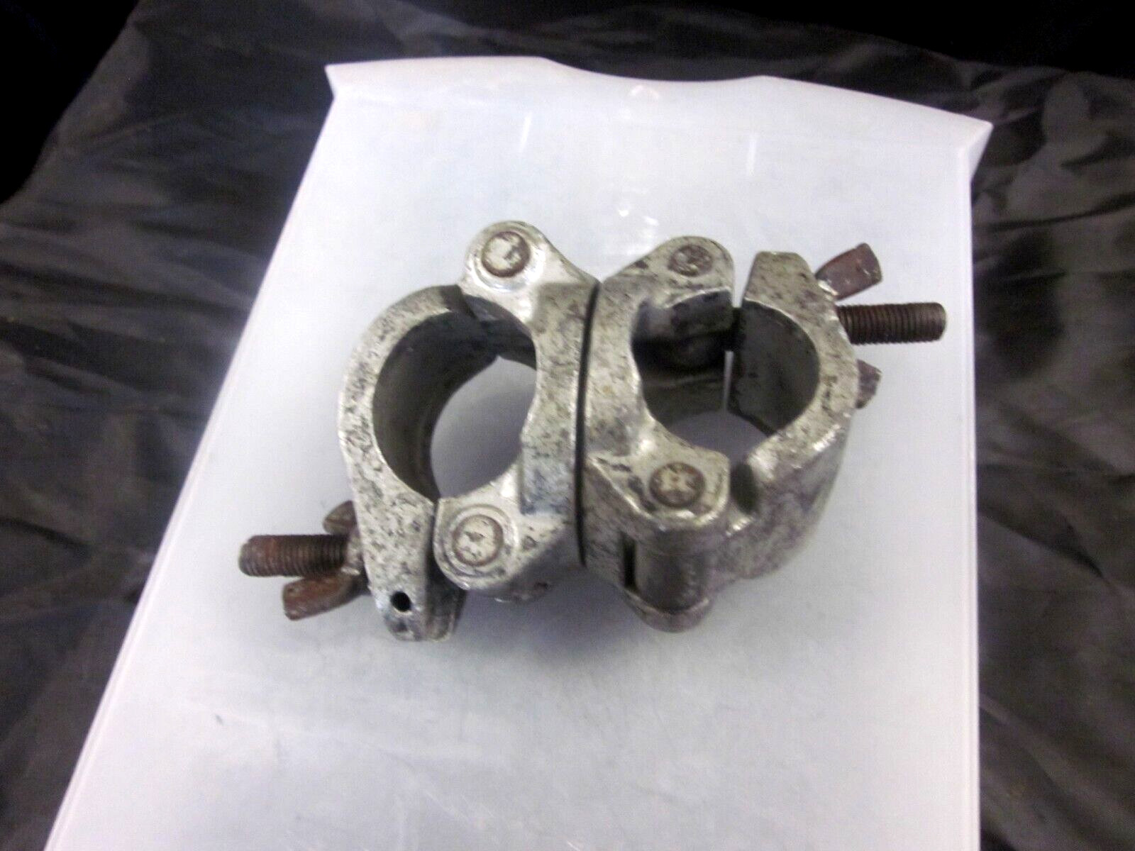 Swivel Coupler for Global Truss