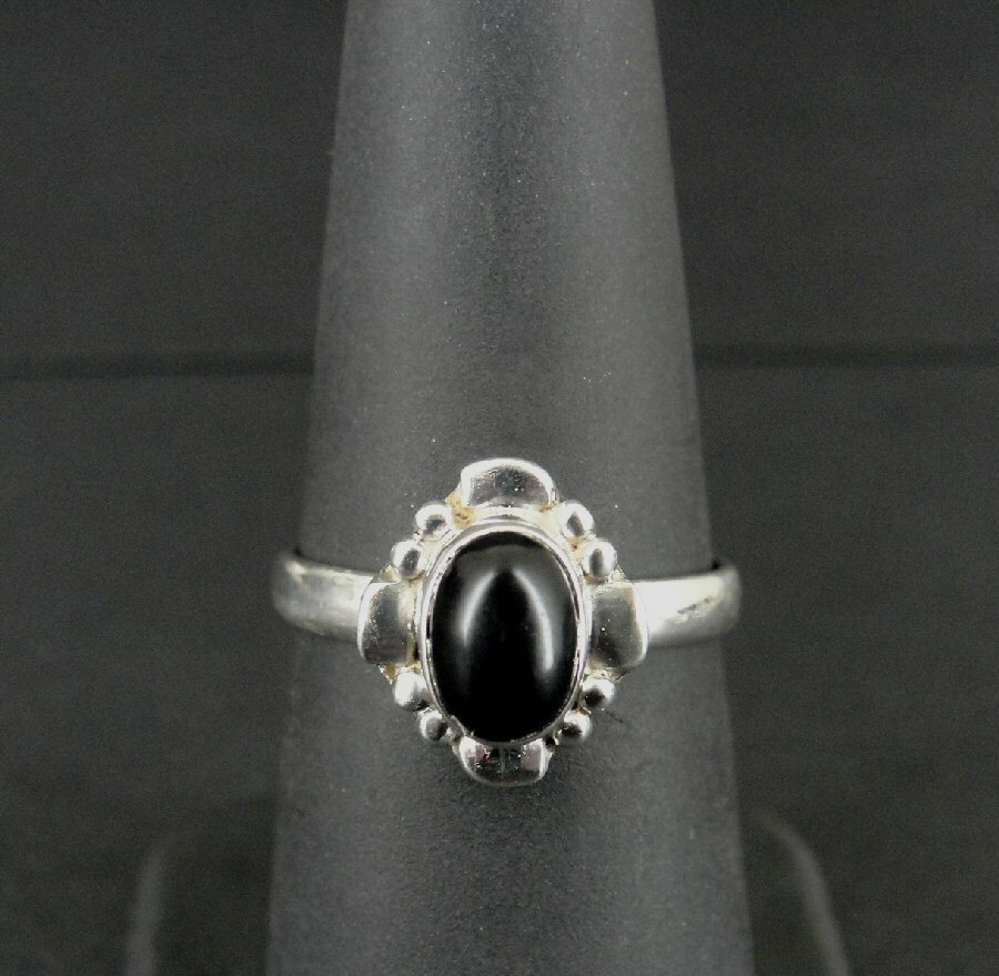 Ring Black Onyx Stone Oval with Design Sterling 925 Size 6 1/2 Band 6.5