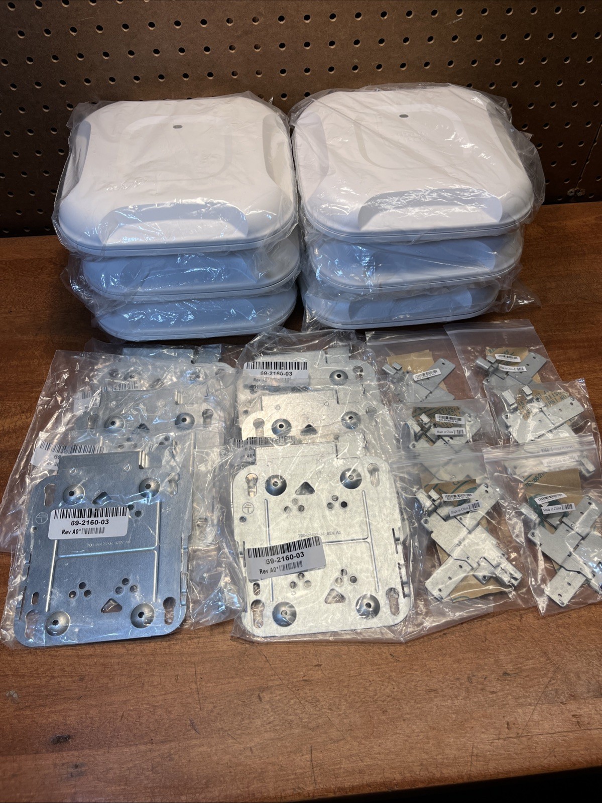 Cisco AIR-CAP3702I-B-K9 Lot (6) Aironet 3700 AP 802.11ac – Clean w/ Mounts