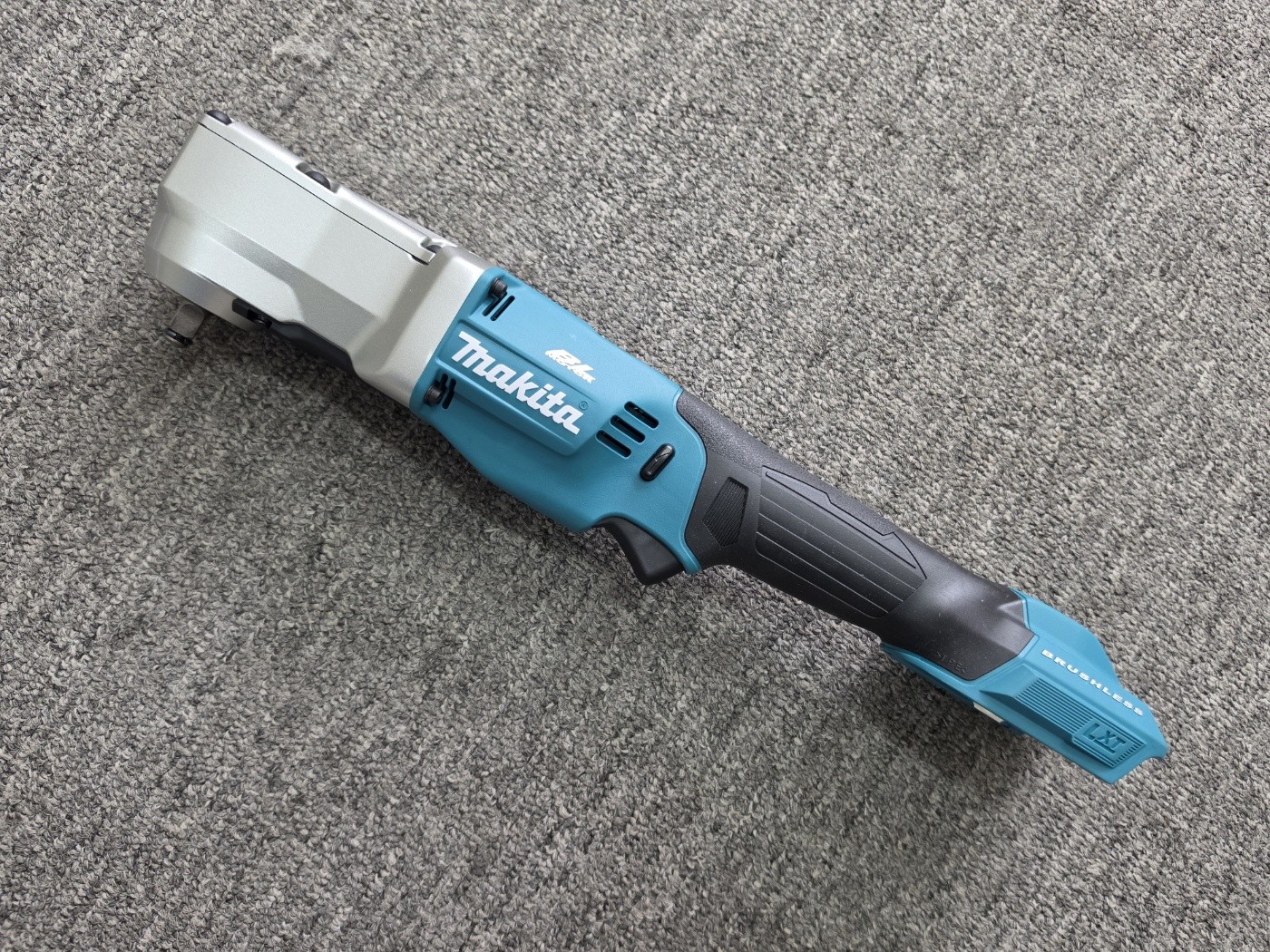 Makita DTL302Z 18V Cordless Corner Impact Wrench BL 9.5mm 340Nm 530Nm Bare Tool