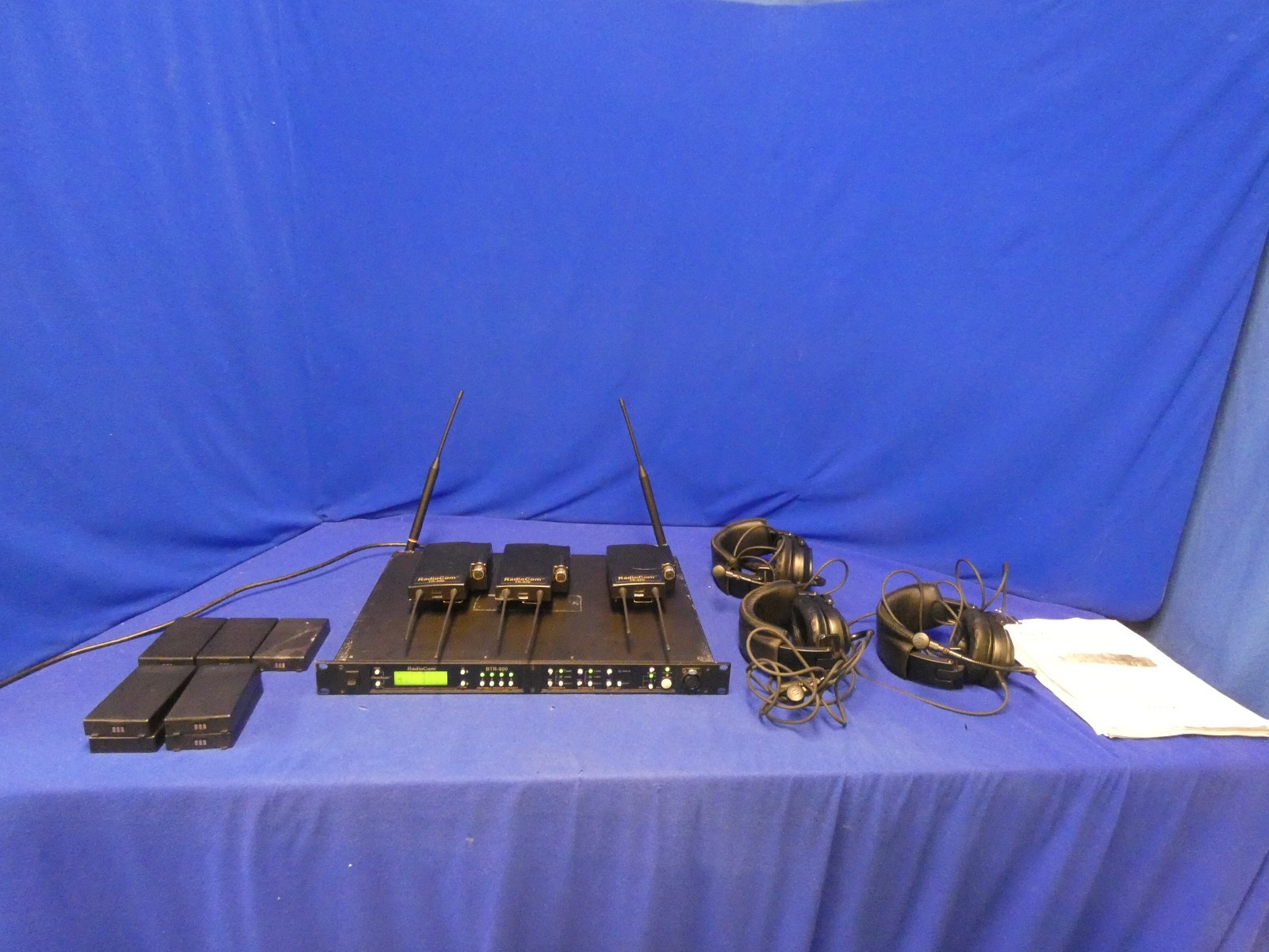 Telex BTR-800 Base Station w/3 RTS HR-1 A5M, TX 518.1-535.9, RX 632.1-649.9MHz