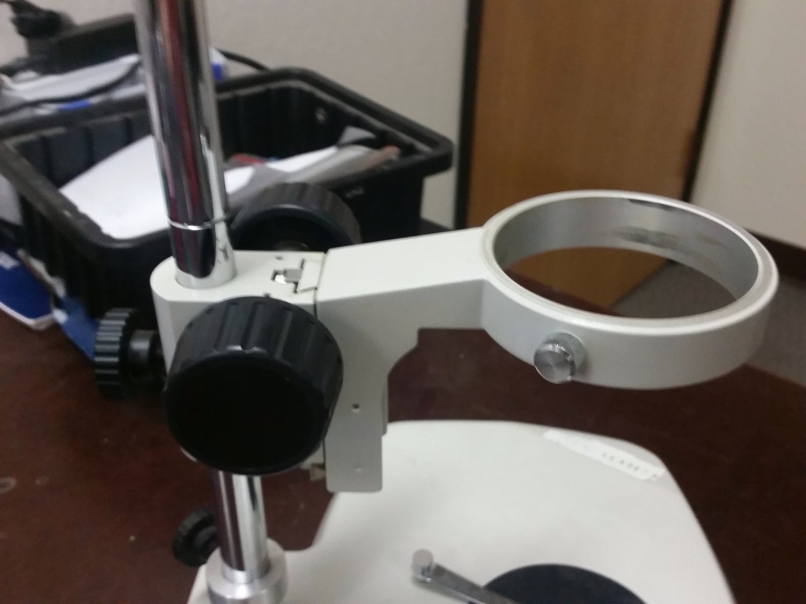 Melji Techno PK Microscope Pole Stand