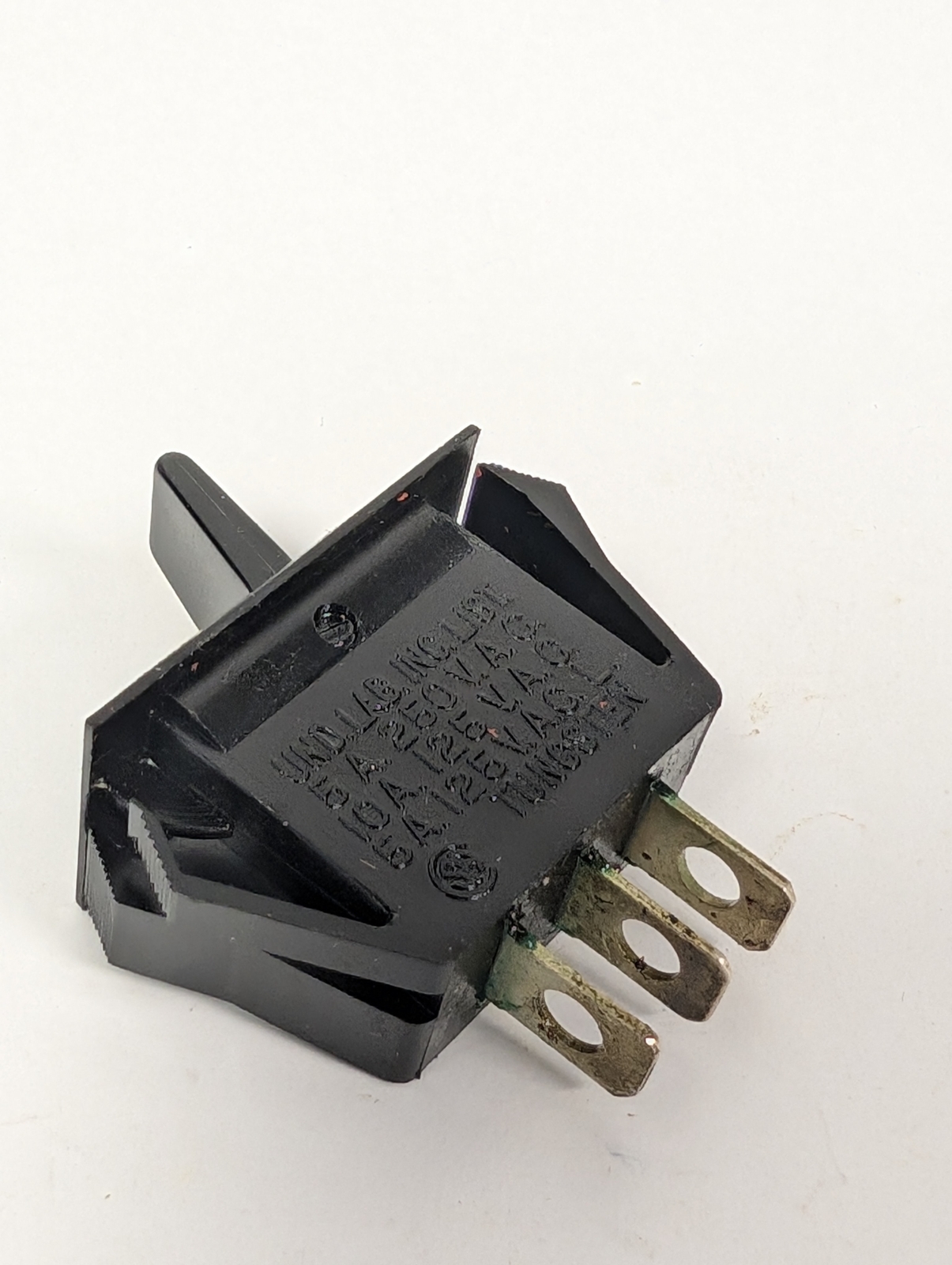 CARLING SPST ROCKER SWITCH w/AMBER LAMP