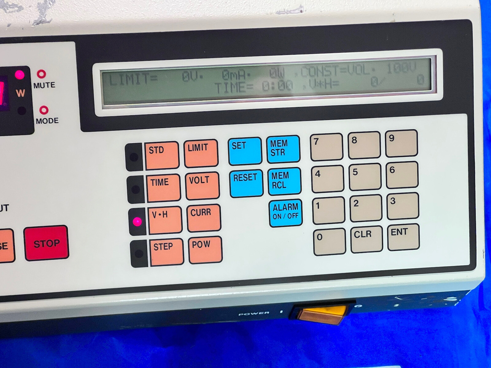 Bio-Rad 3000Xi Computer Controlled Electrophoresis Power Supply