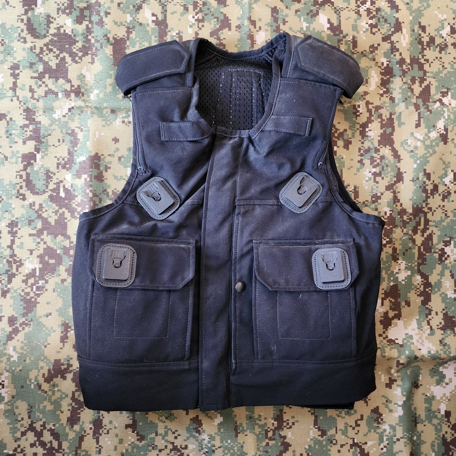 2004 Aegis UK Police Dual Purpose Black Balistic Vest & Inserts Size Medium