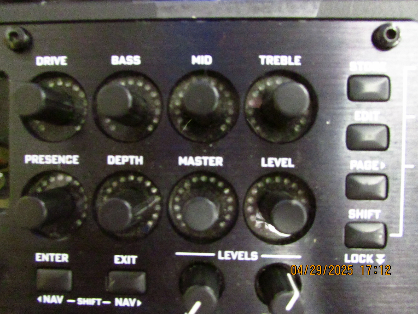 Fractal Audio Systems AX8 Amp Modeler/Multi-FX Processor - Black