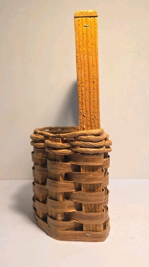 Vintage 2000 Cracker Neck Creek Basket