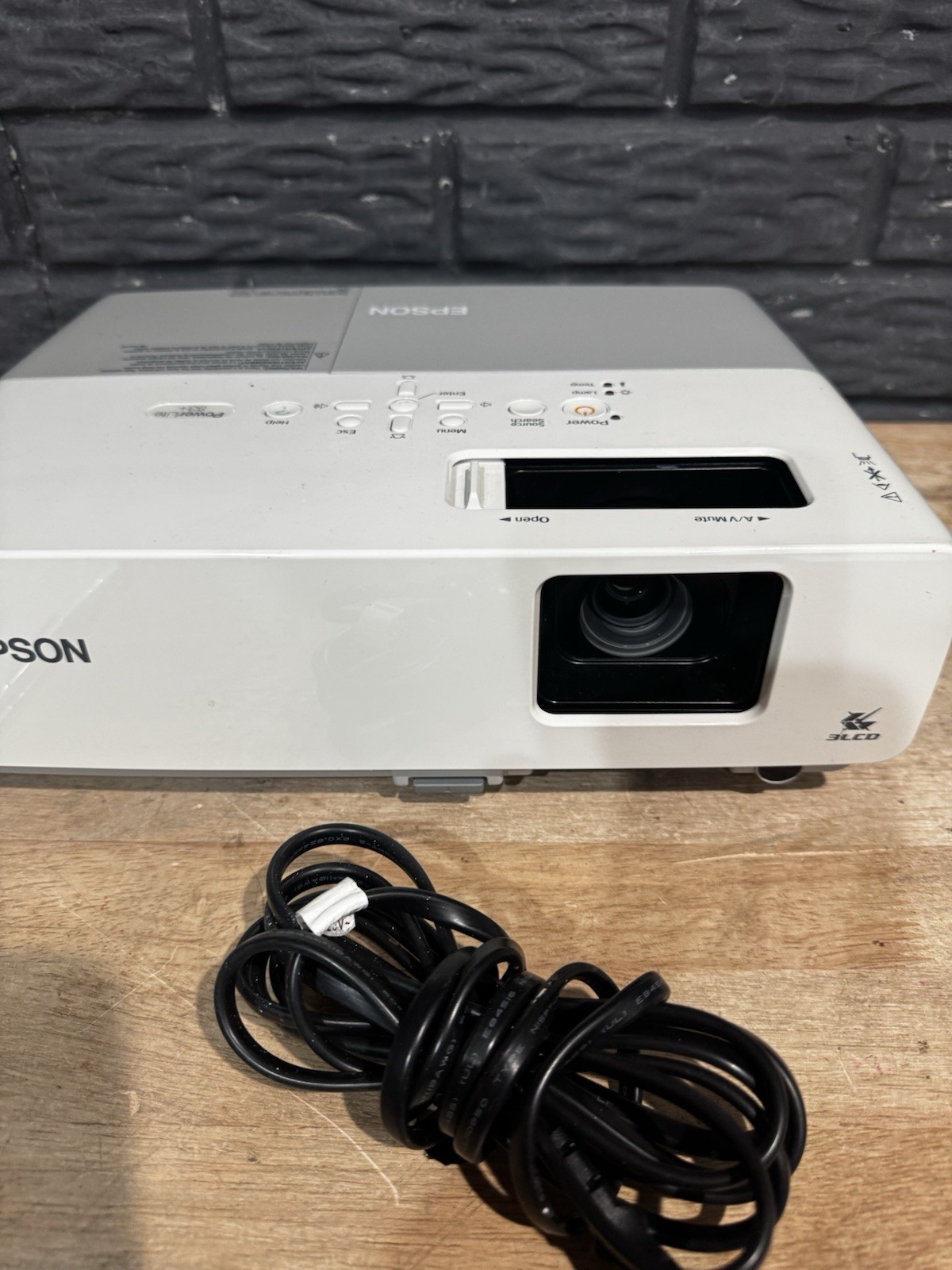 Epson Powerlite 83 Model Emp-83H
