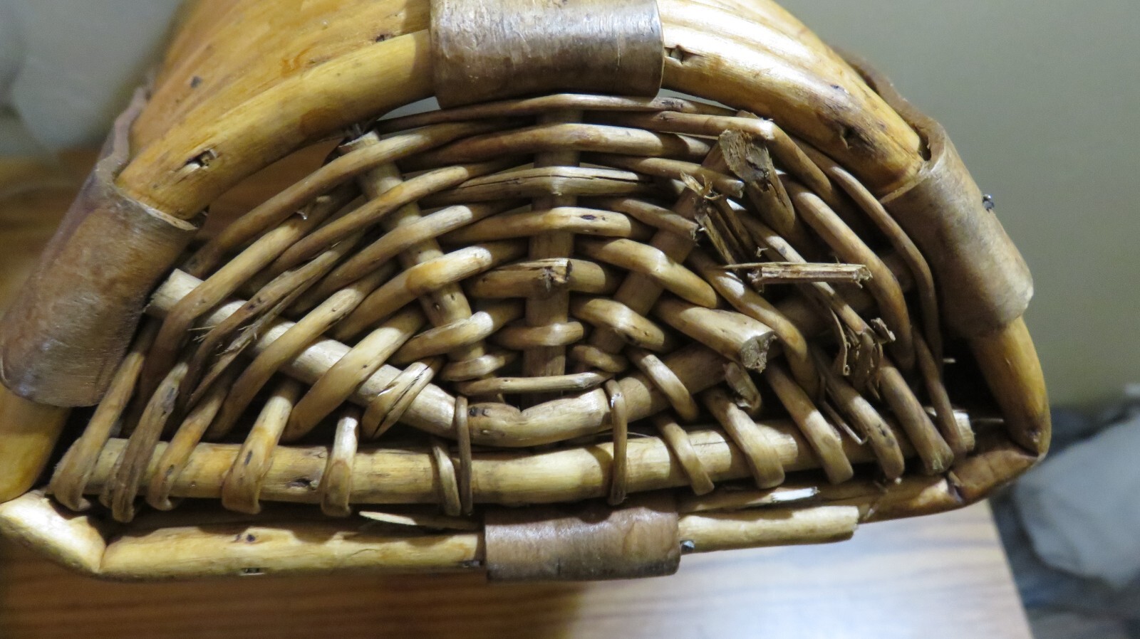WALL MOUNTED RATTAN WICKER CONICAL HANGING DECORATIVE BASKET 14 X 11 INCHES
