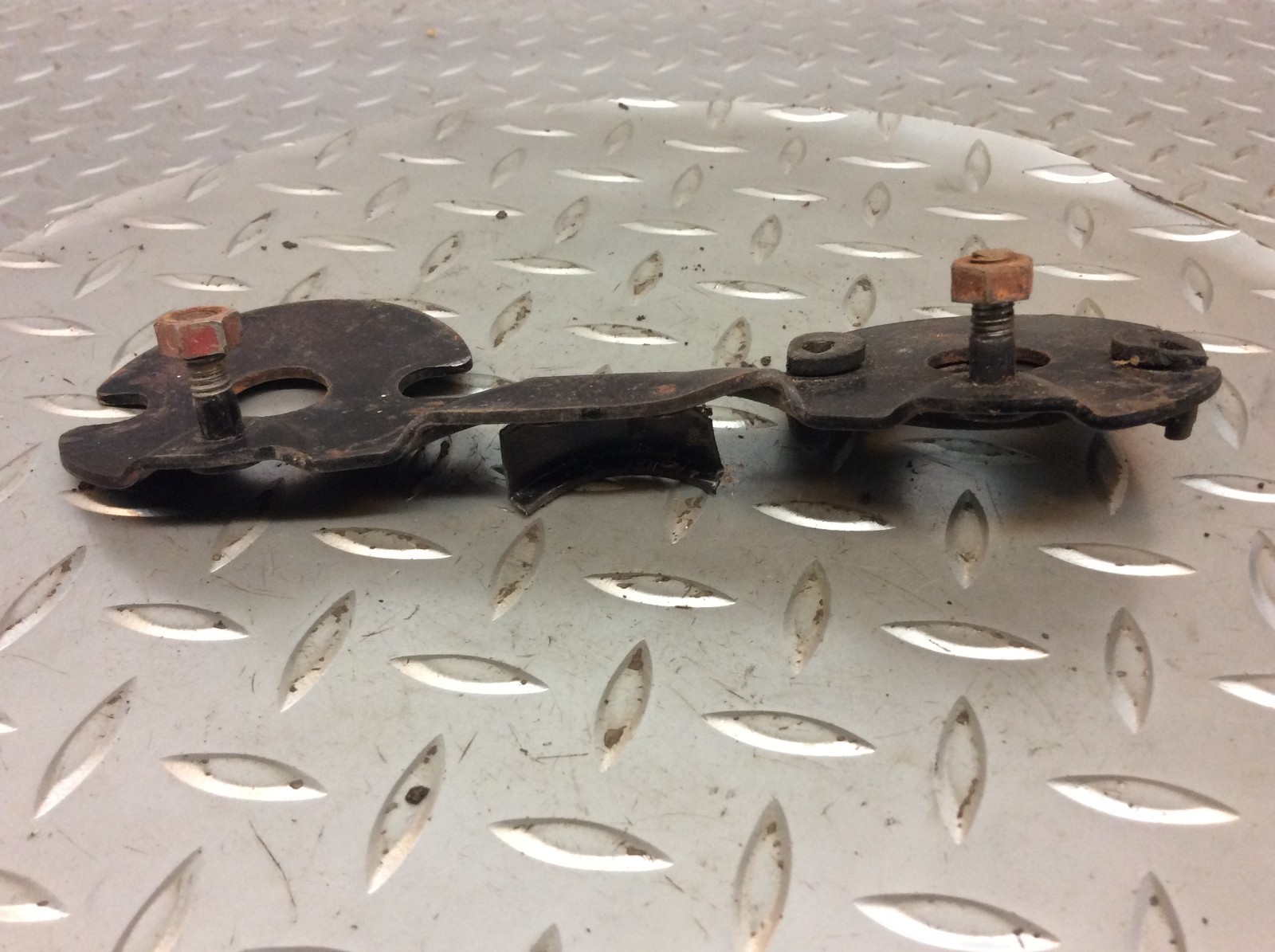 1972 72 Yamaha DS7 250 Gauge Mount Bracket Support Bent
