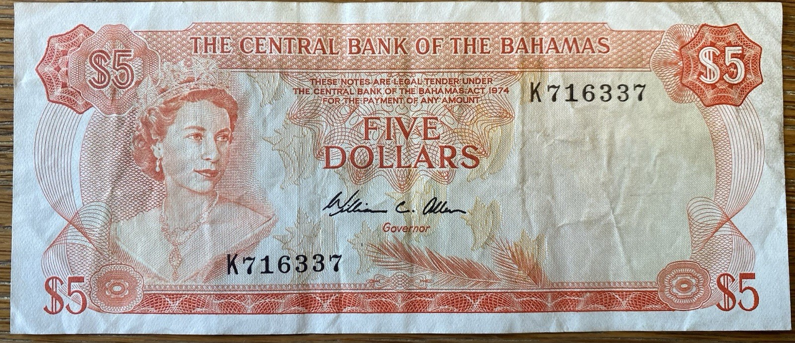 1974 Bahamas 5 Dollars Pick37b signature W.C. Allen. K716337