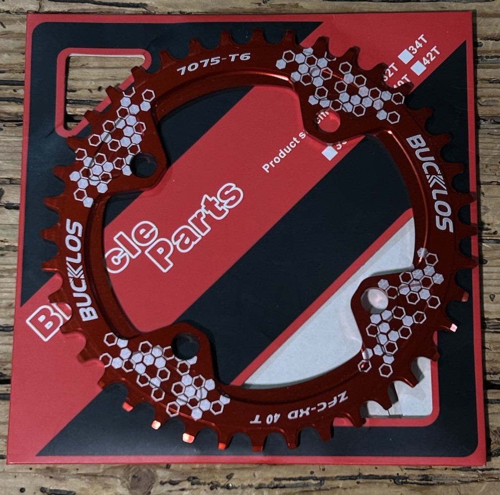 BUCKLOS 104 BCD (Bolt Circle Diameter) narrow-wide chain Red NWT