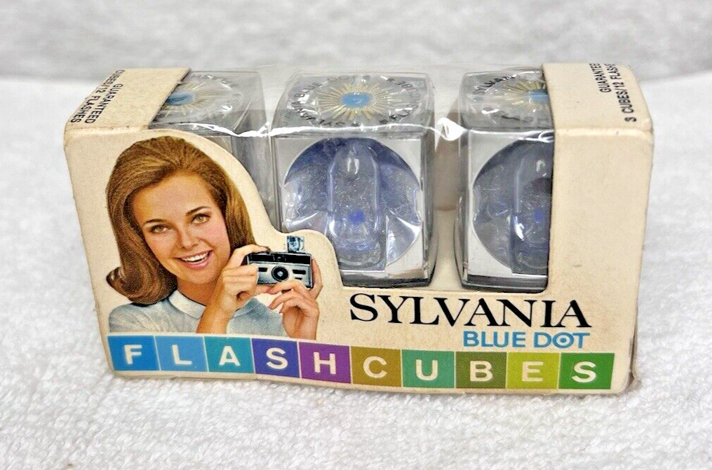 OLD MIP Sylvania Blue Dot Flash Cubes 3 Pack 1970's Color Adverting Box