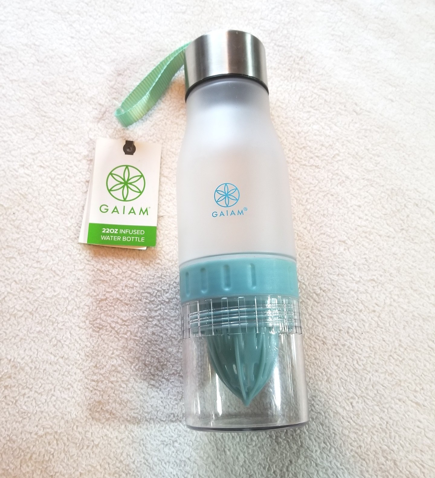 NWT Gaiam 22oz Fruit Infused Water Bottle Lemon Squeeze Mint w Strap BPA Free