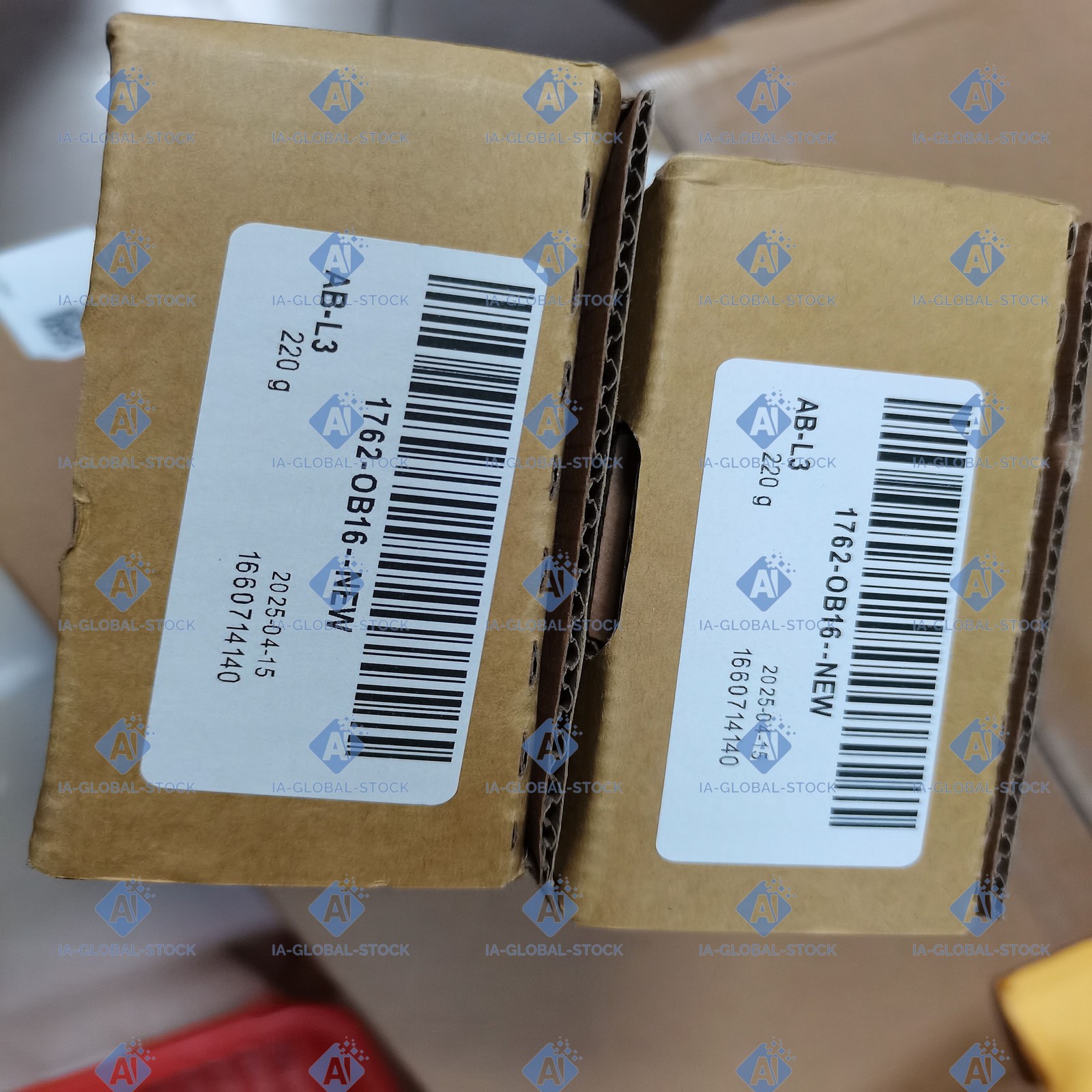 One Unit Brand New 1762-OB16 Allen-Bradley US Fee Shipping + 1 Year Warranty