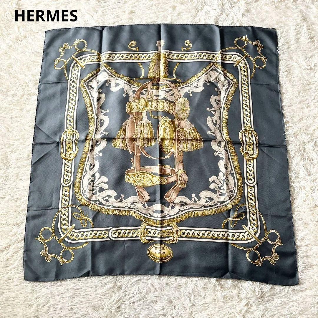 HERMES  Carr 90 BRIDE DE COUR (Court s Decree) Silk Large Pattern