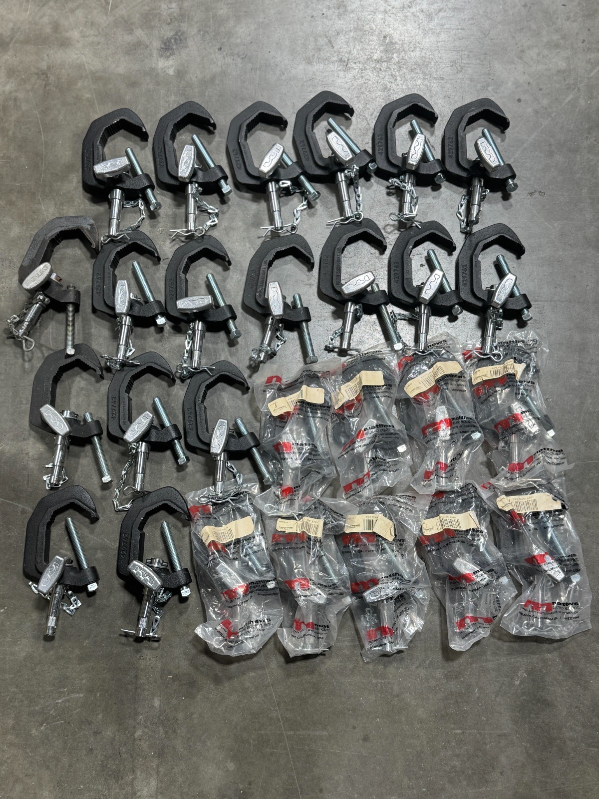LOT of 27x (9 brand new, 18 barely used) Matthews Baby Pipe Clamps