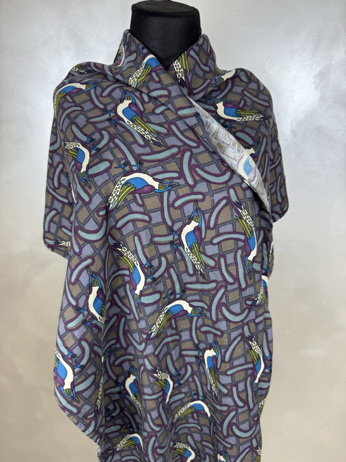 MEMPHIS Milano Vintage 100% Silk Scarf Birds Designer Print Rare Auth Italy
