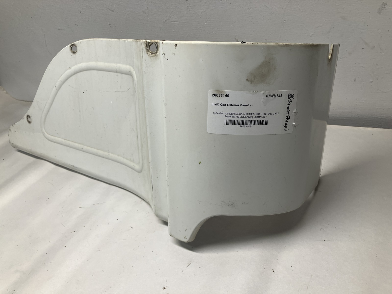 Freightliner M2 106 FIBERGLASS Left UNDER DRIVER DOOR Panel | P/N 1848561000