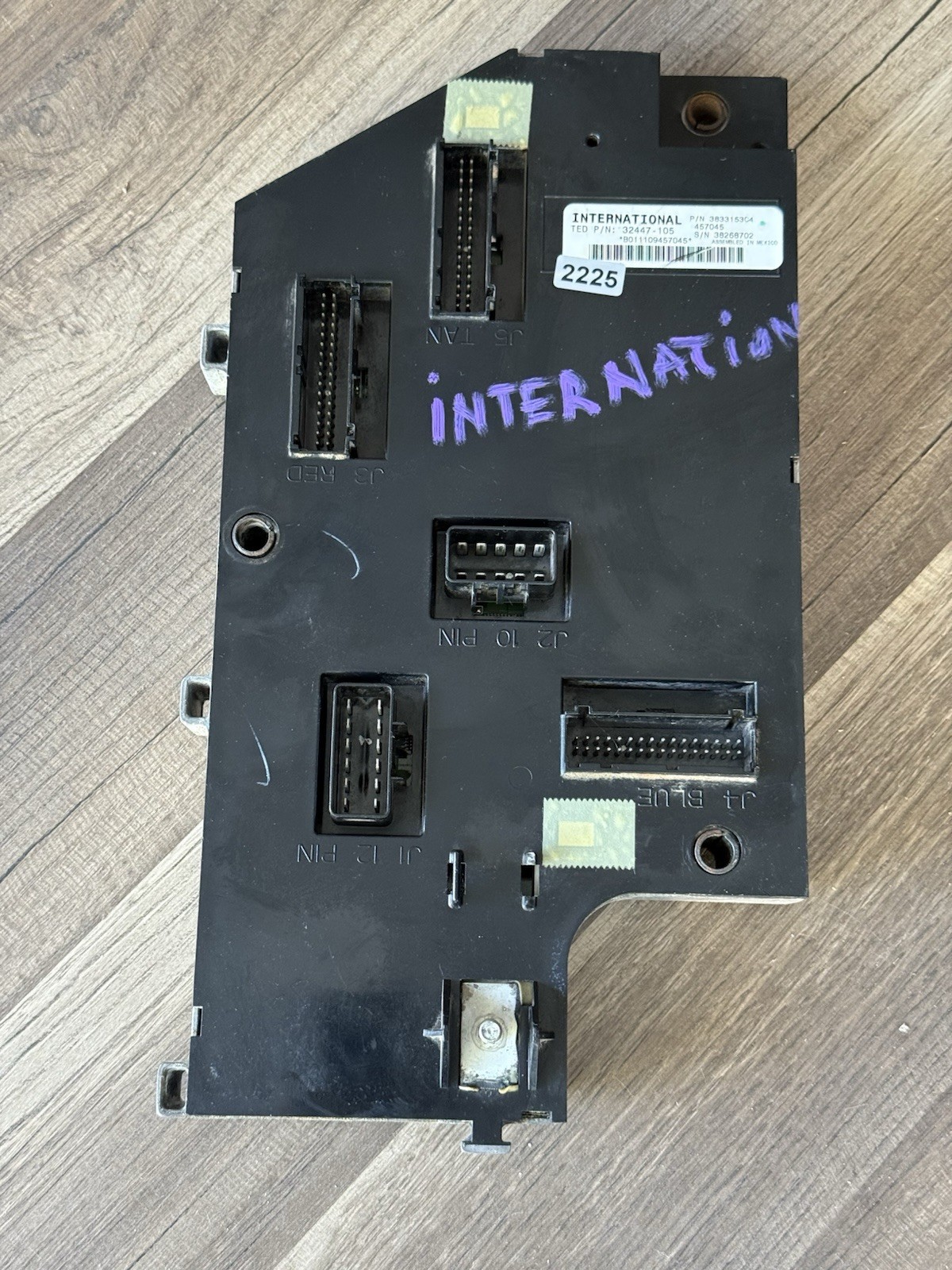 INTERNATIONAL TRUCK CECU BODY CONTROL MODULE, P# 3833153C4