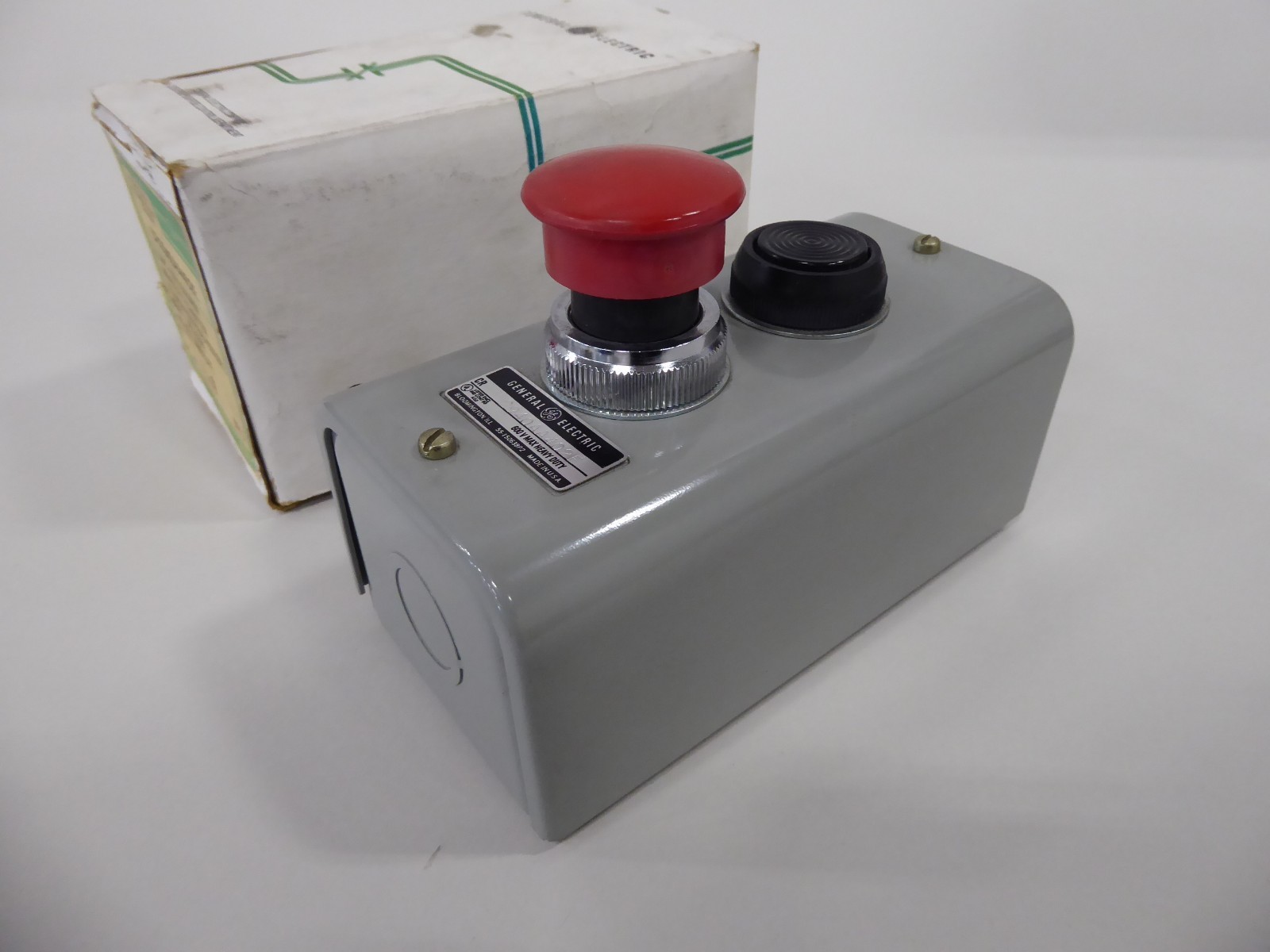 GE CR2940AA402E Push Button Station 600V max Dual Unit 2 Position