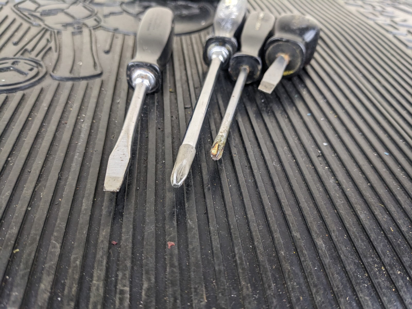 #bh041 Snap On Tools 7pc Flat Phillips Black Hard Handle Screwdriver Set