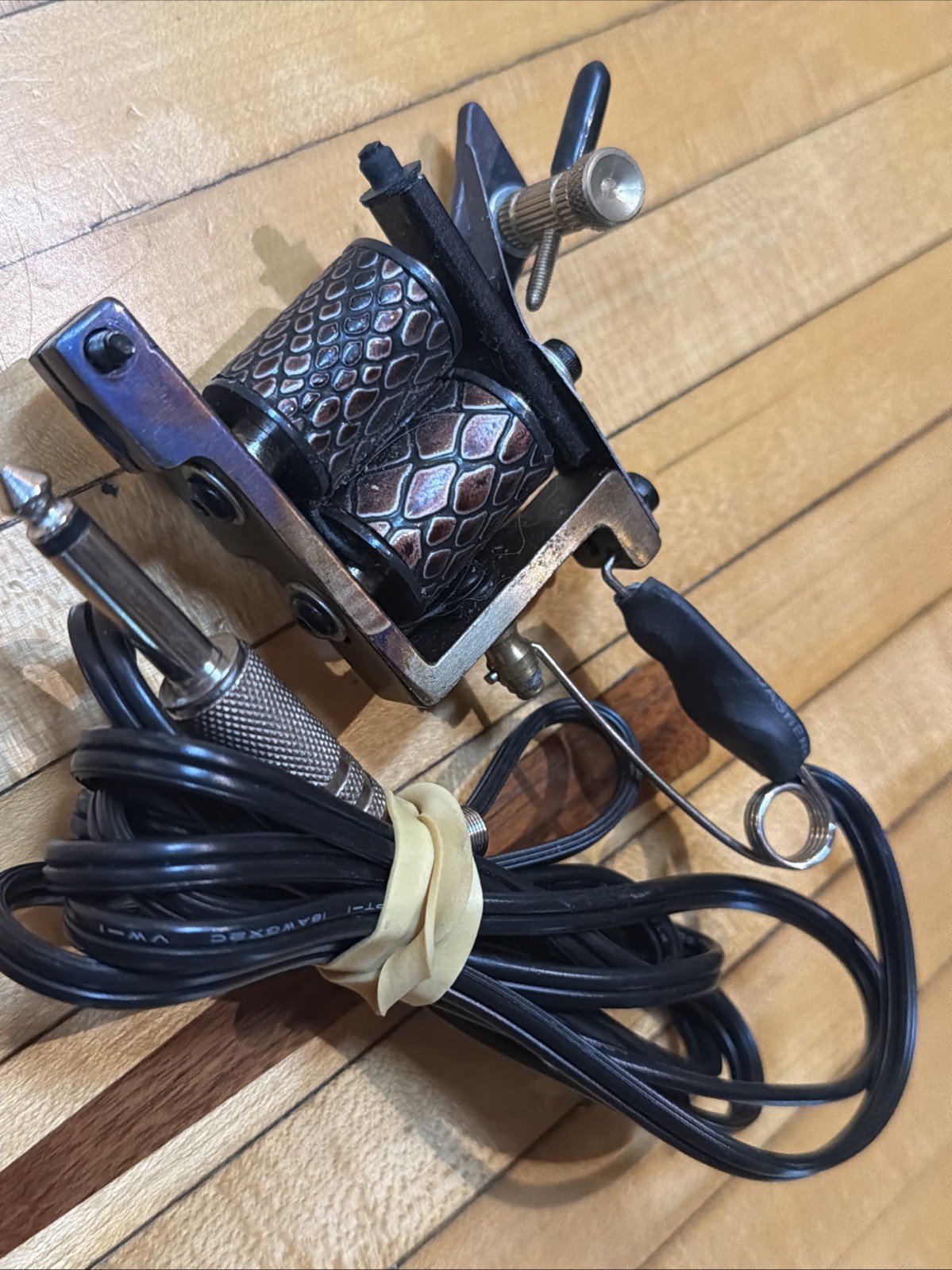 Custom Skeleton Frame Coil Tattoo Machine Shader - Snakeskin Reptile Coils 47uF