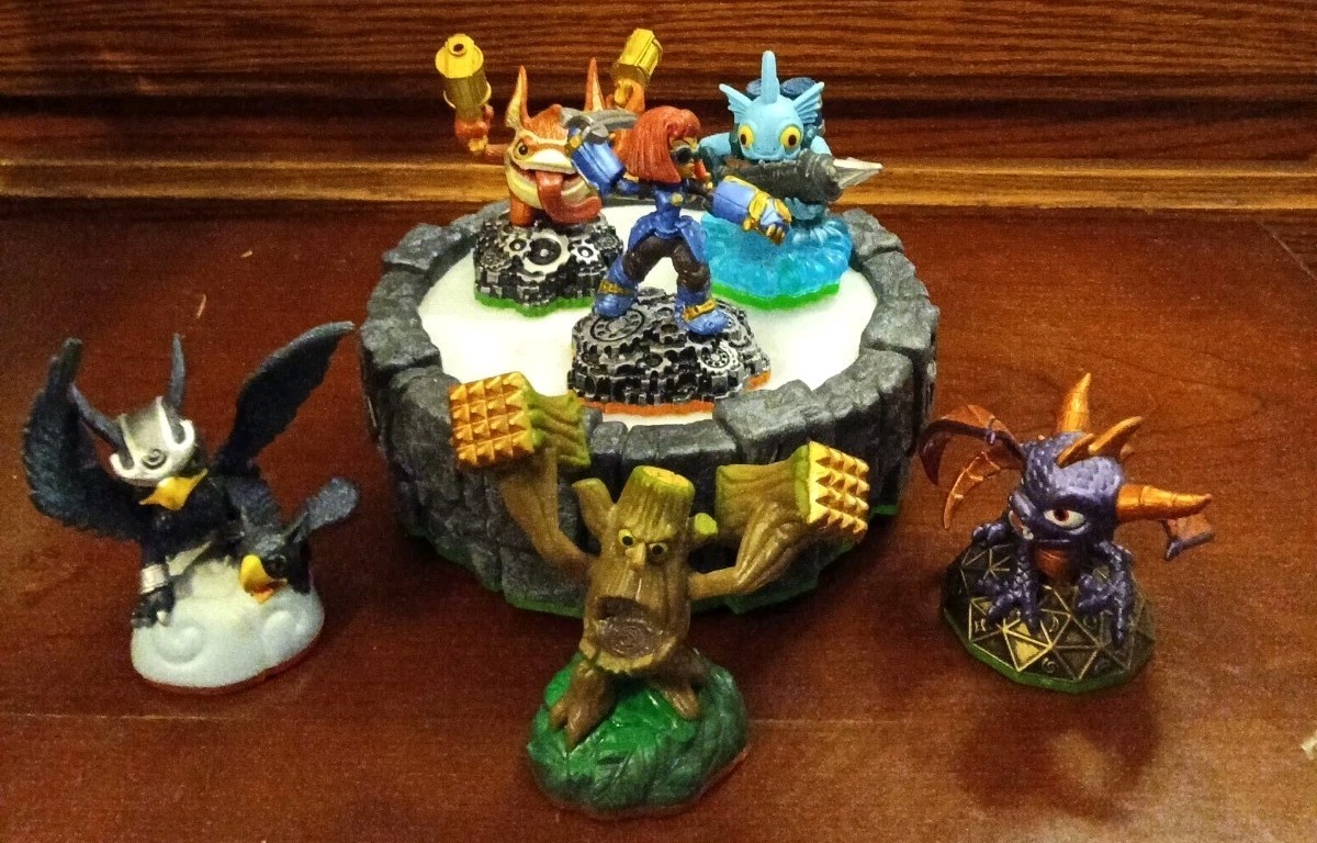 Activision Wireless Skylanders Portal of Power  Nintendo Wii NO Dongle 6 Figures