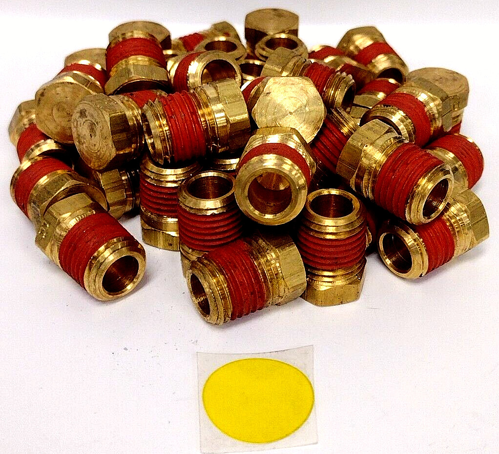 NAVISTAR REDUCER ADAPTER 1/4" NPT MALE BRASS **LOT OF 40**