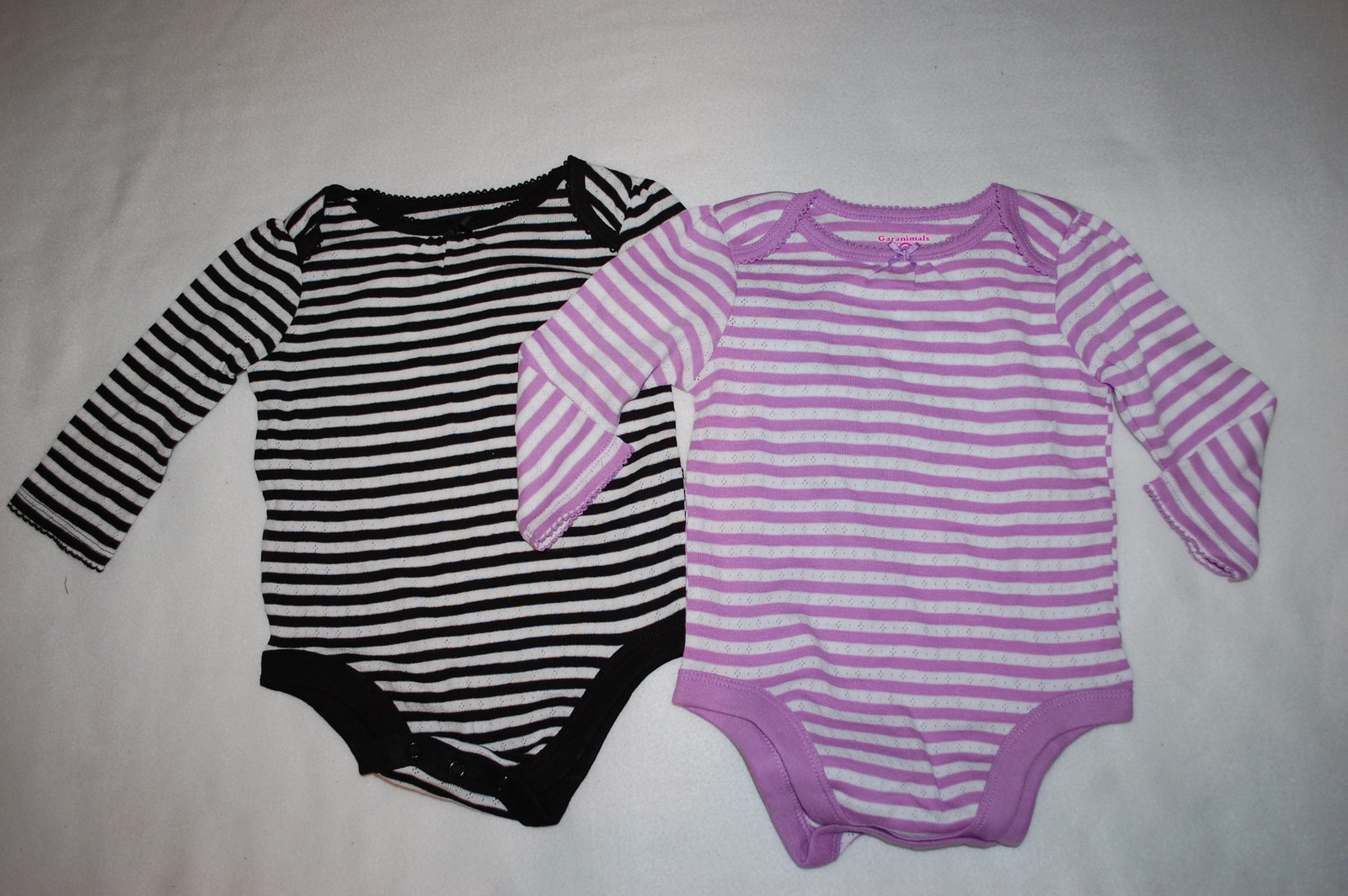 Baby Girls 2 LOT L/S KNIT SHIRT Creeper T-Shirt PURPLE & BLACK Stripes 12 MO