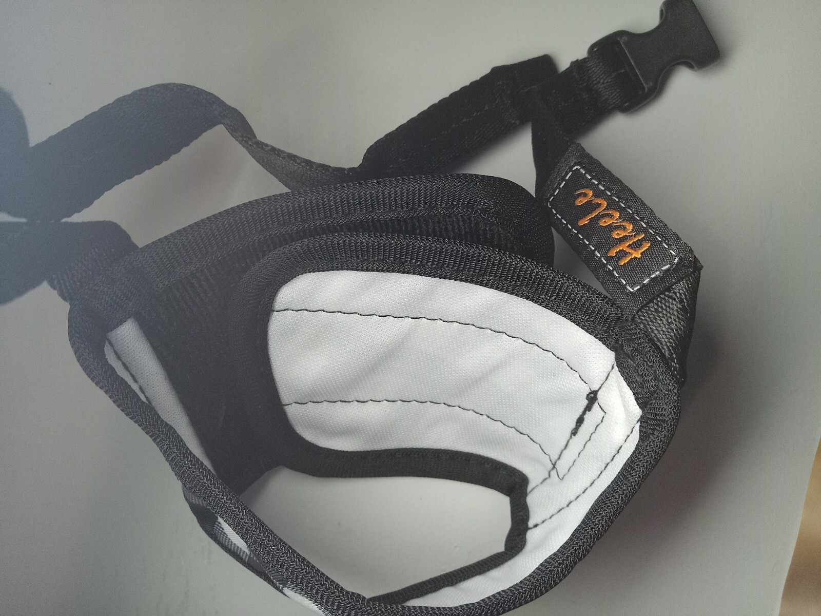 HEELE Dog Muzzle,Soft Nylon Print Muzzle Air Mesh Breathable Adjustable