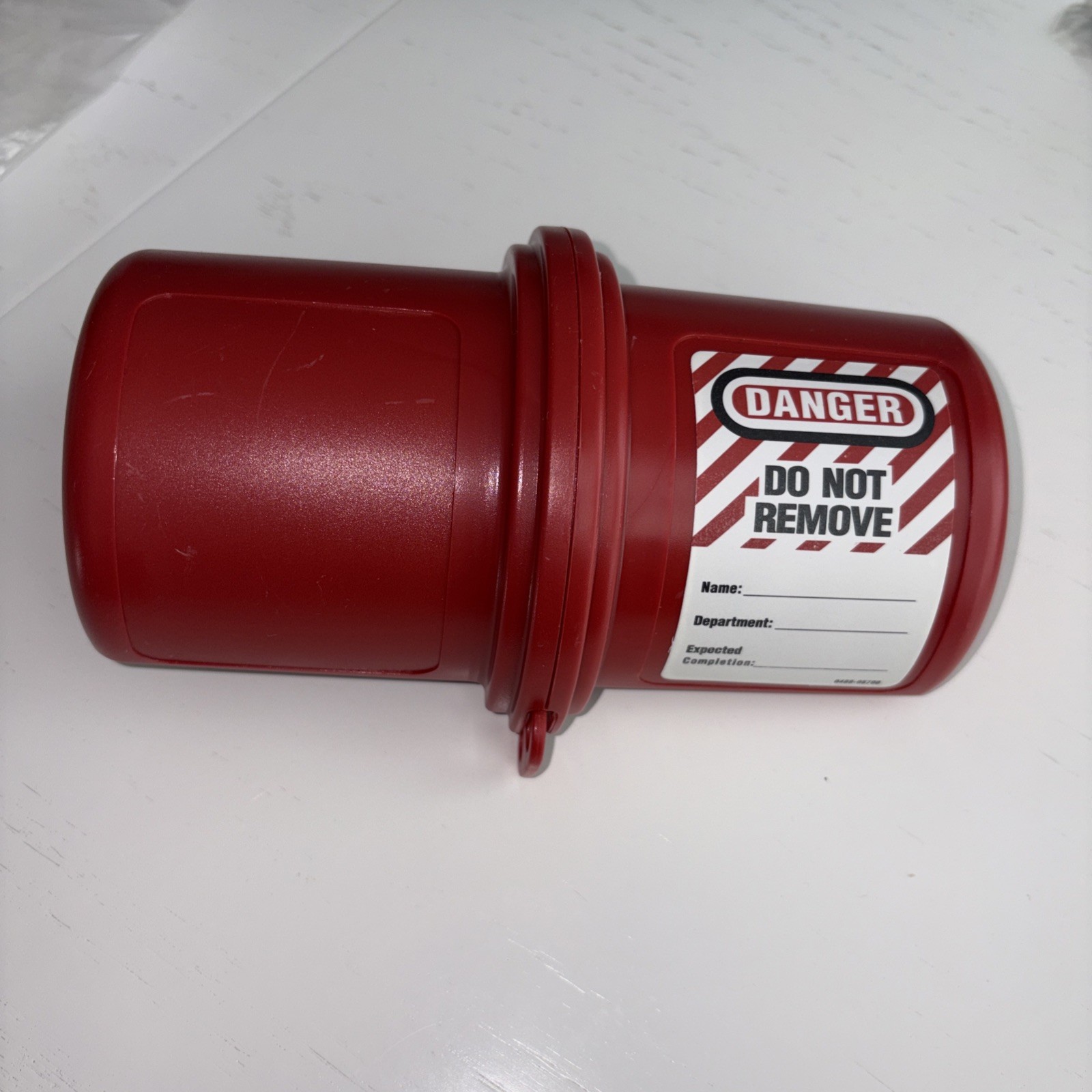 Master Lock 488 Safety Series Lockout Plug Cover NEW