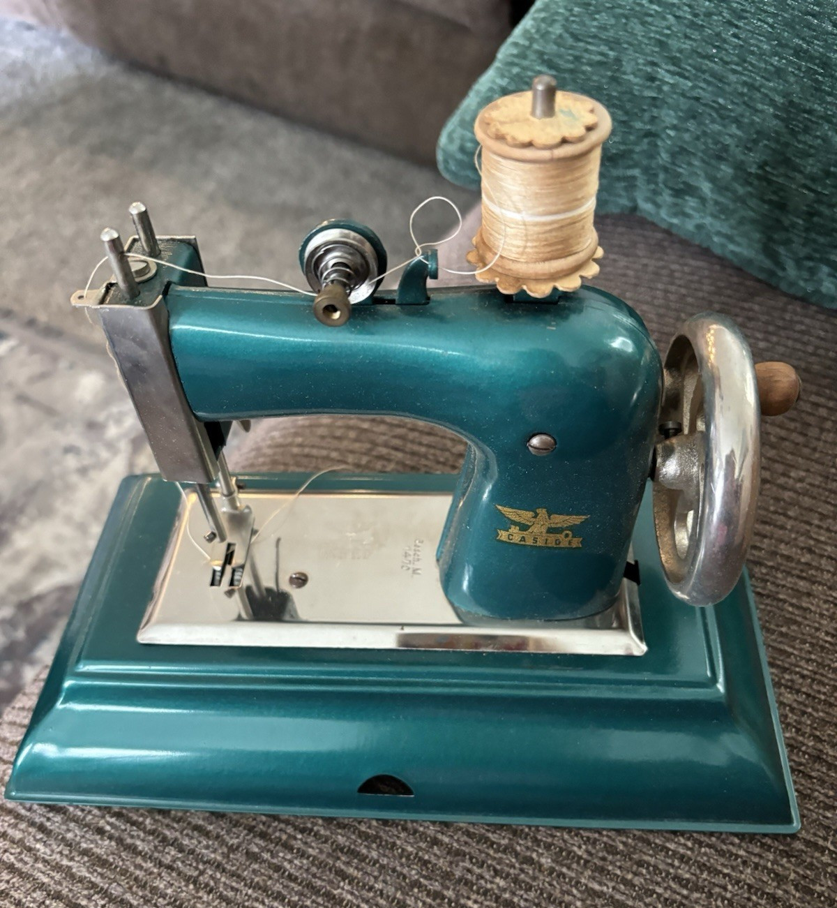 Casige 1025 C Handheld Manual Hand Crank Sewing Machine for Leather MPN 1470