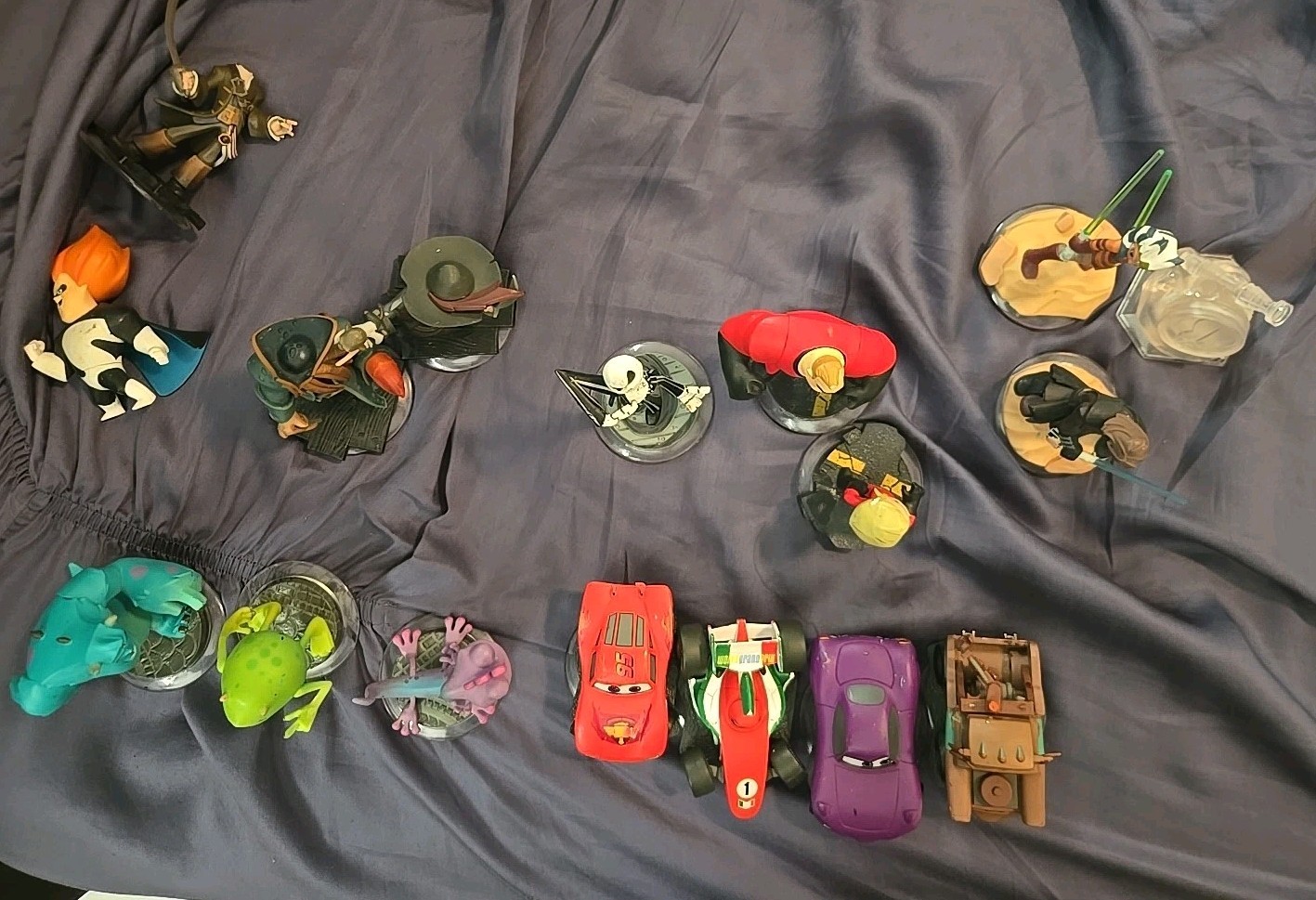 Lot Of 15 Disney Infinity  Monster Inc, Incredibles, Pirates, Cars, Nightmare