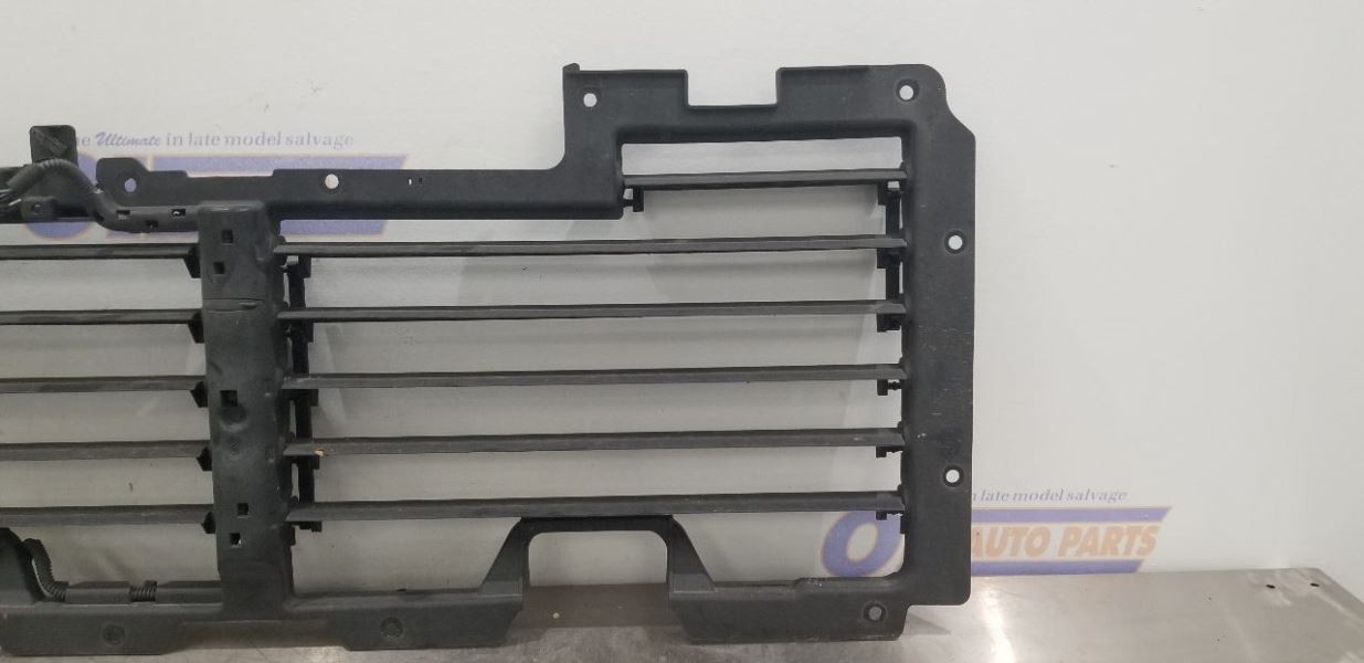 20 GMC YUKON XL AIR SHUTTER 5.3L