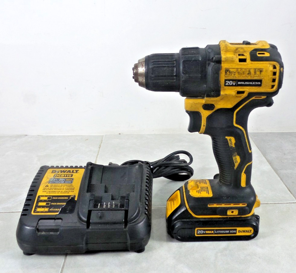 DEWALT DCD708 1/2" (13MM) CORDLESS DRILL DRIVER 20V  (BT-G38136407-01 (AO) EE-8)