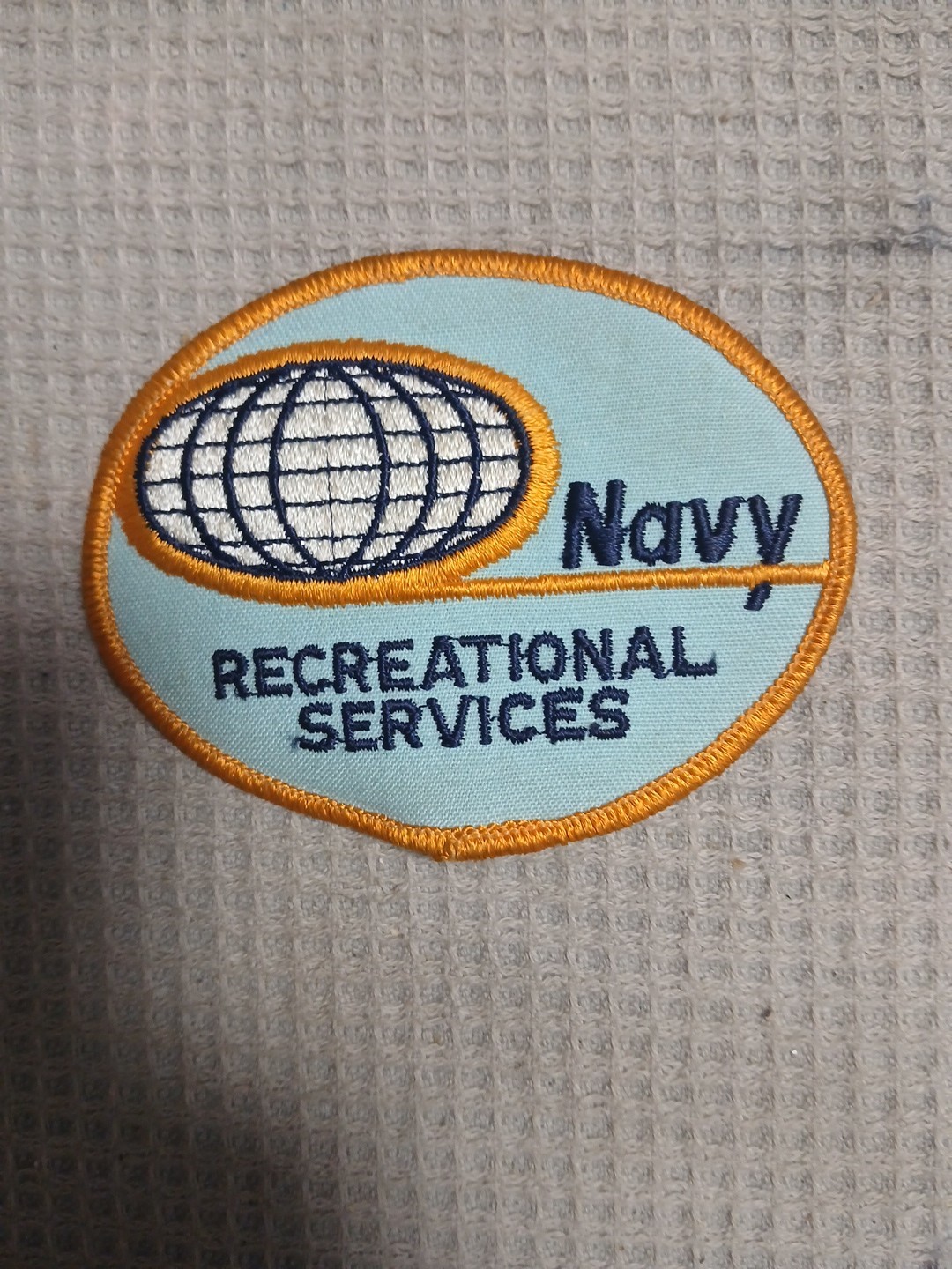 MILITARY PATCH IRON ON OLDER UNITED STATES NAVY RECREATIONAL SERVICES