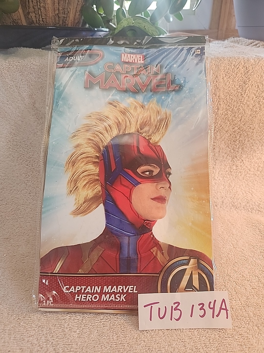 MARVEL Captain Marvel Hero Mask Adult  New in package