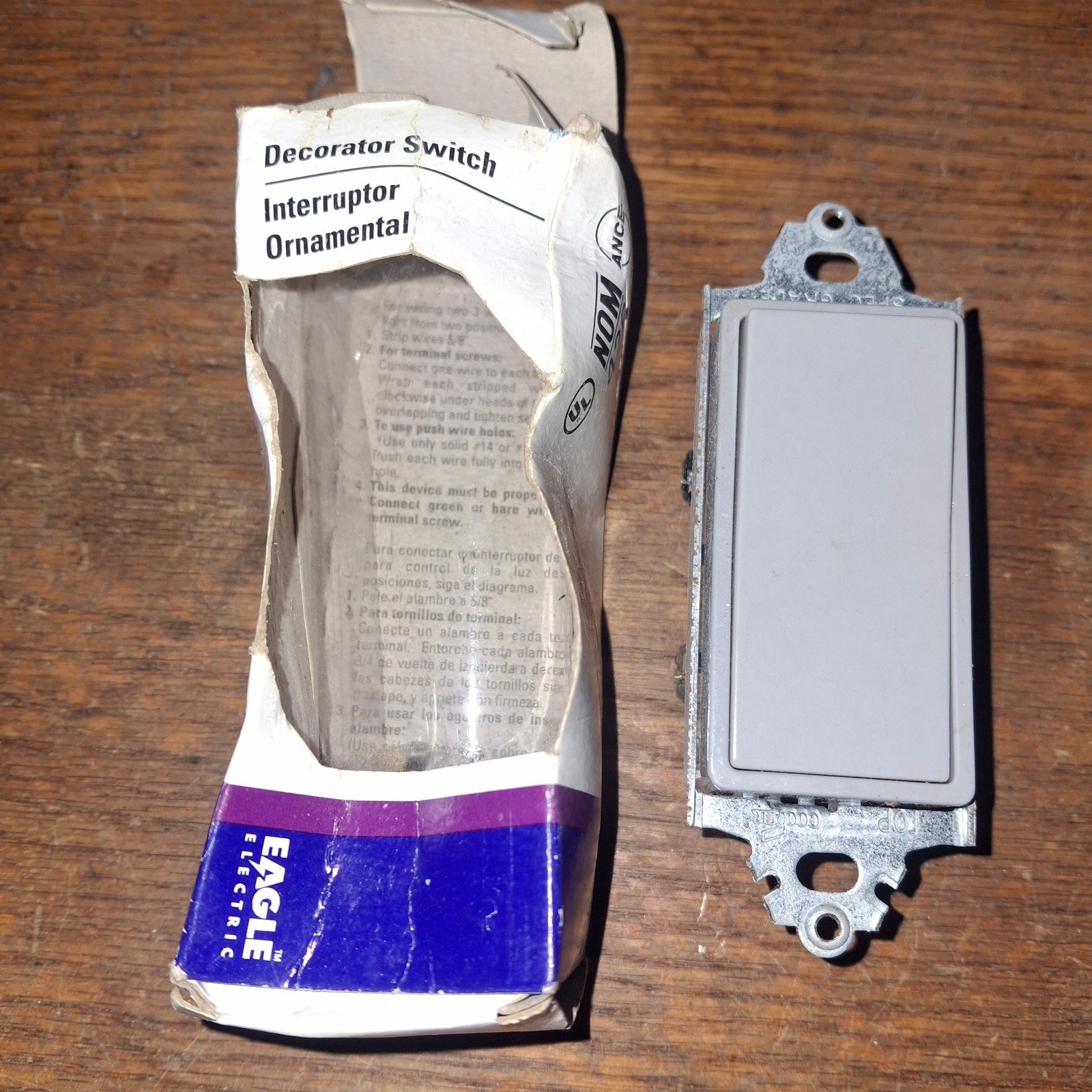 NEW Eagle Electric C6503GY Decorator 3-Way Switch 15A 120/277VAC GRAY rocker