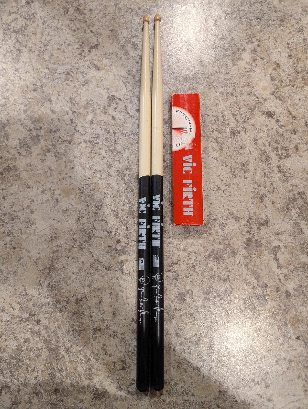 Vic Firth Signature Series Ahmir Questlove Thompson Drumsticks Anti-Slip Finish