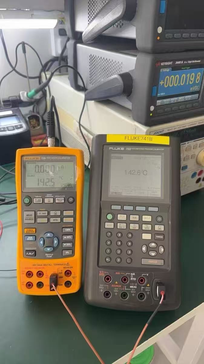Fluke 726 Precision Multifunction Process Calibrator