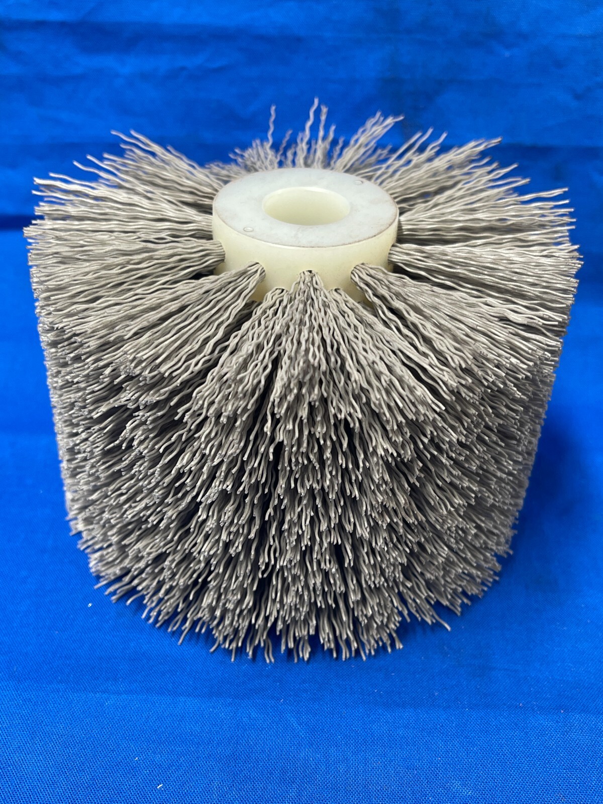 UNBRANDED ABRASIVE BRUSH LENGTH: 3-5/8" OD: 5-1/8  HUB OD: 1-3/4" BORE: 3/4"