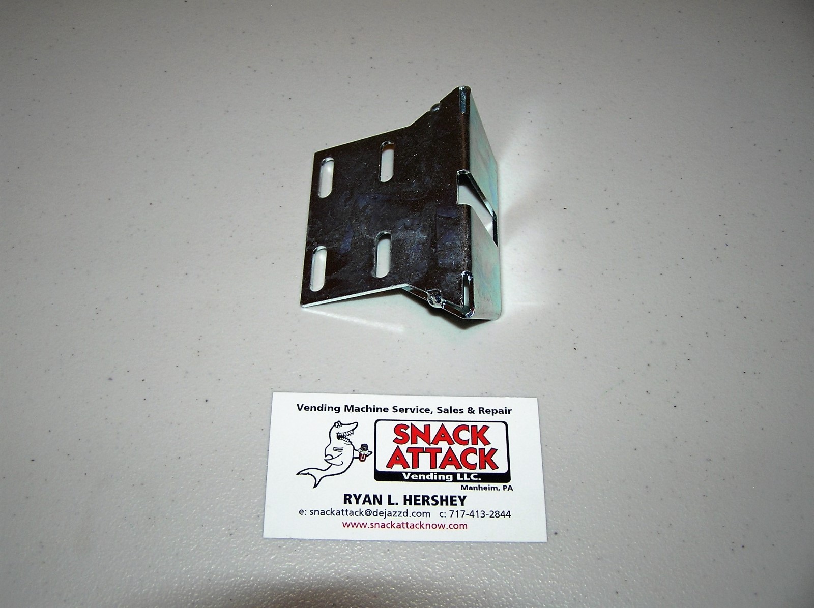 FSI, USI, WITTERN CB500 & 700 SODA VENDING MACHINE RECEIVER NUT MOUNTING BRACKET