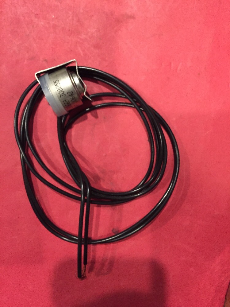 MITSUBISHI TEMPERATURE SENSOR-308055FRP NOS NIB