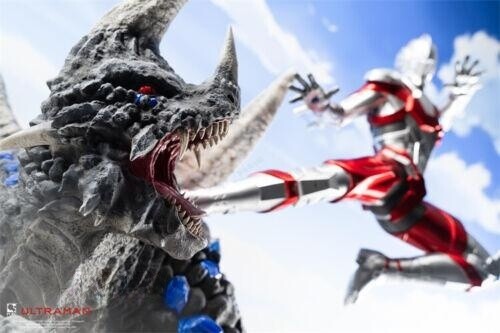 Purearts Ultraman VS Black King Resin Model Paintned In Box In Stock 1/4 Scale
