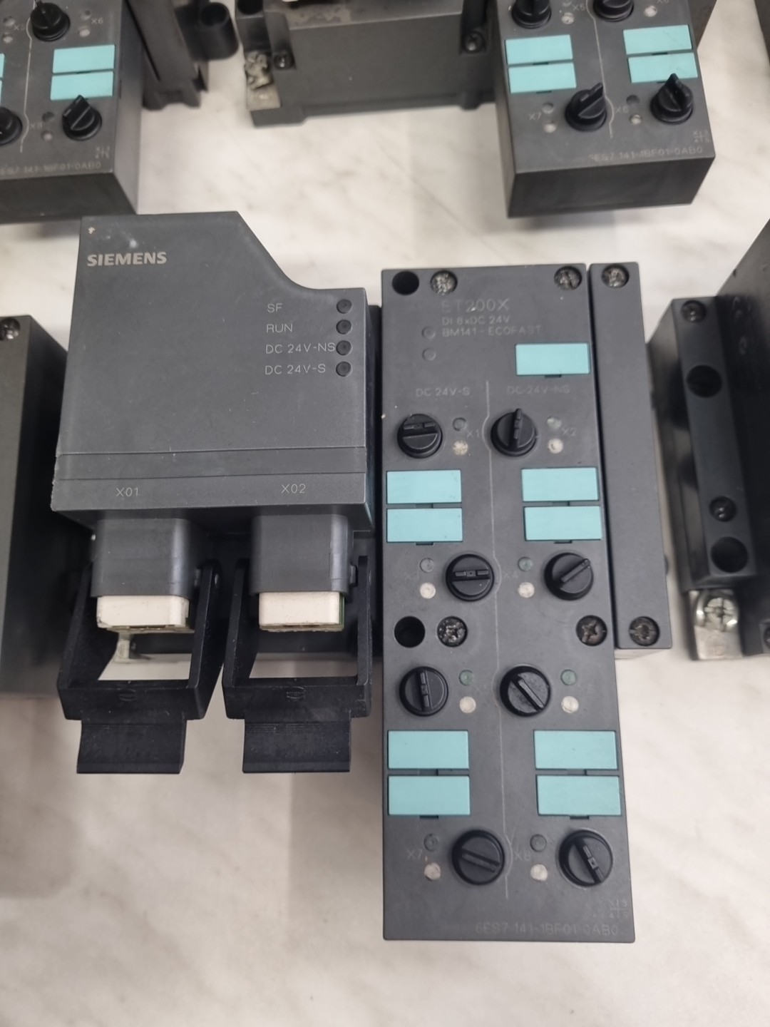 Siemens 6ES7 141-1BF01-0AB0 / 6ES7141-1BF01-0AB0 Simatic ET200 Basic Modul