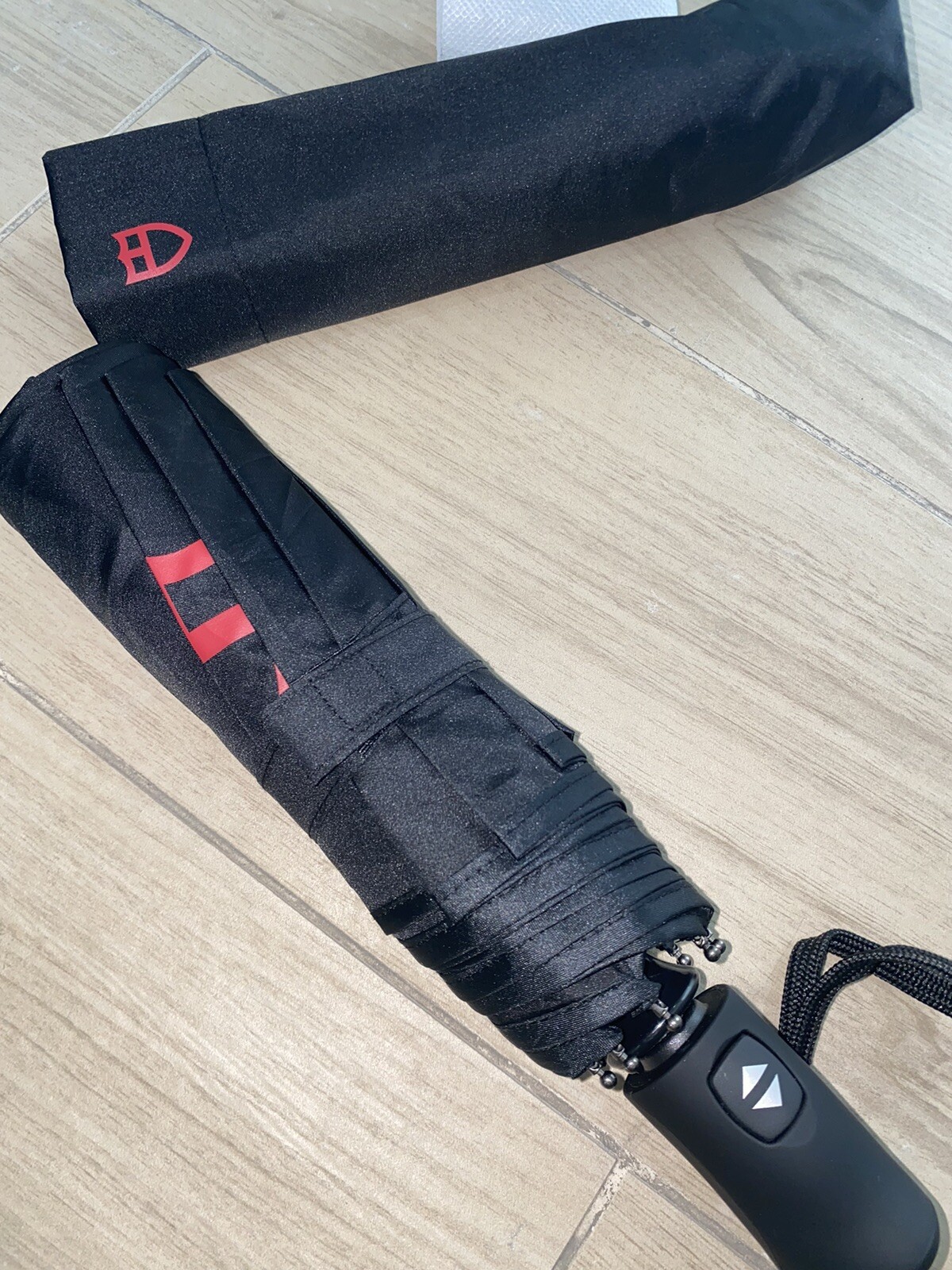 Tudor Black Umbrella/Black Umbrella