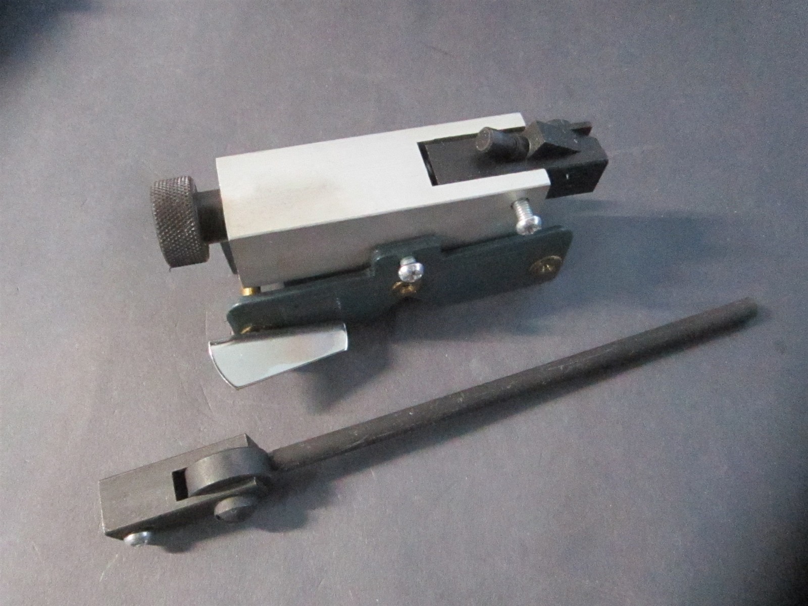 (625-0473) 1-1/2" x 1-1/8" x 3-1/2" Magnetic Indicator Base with Arm