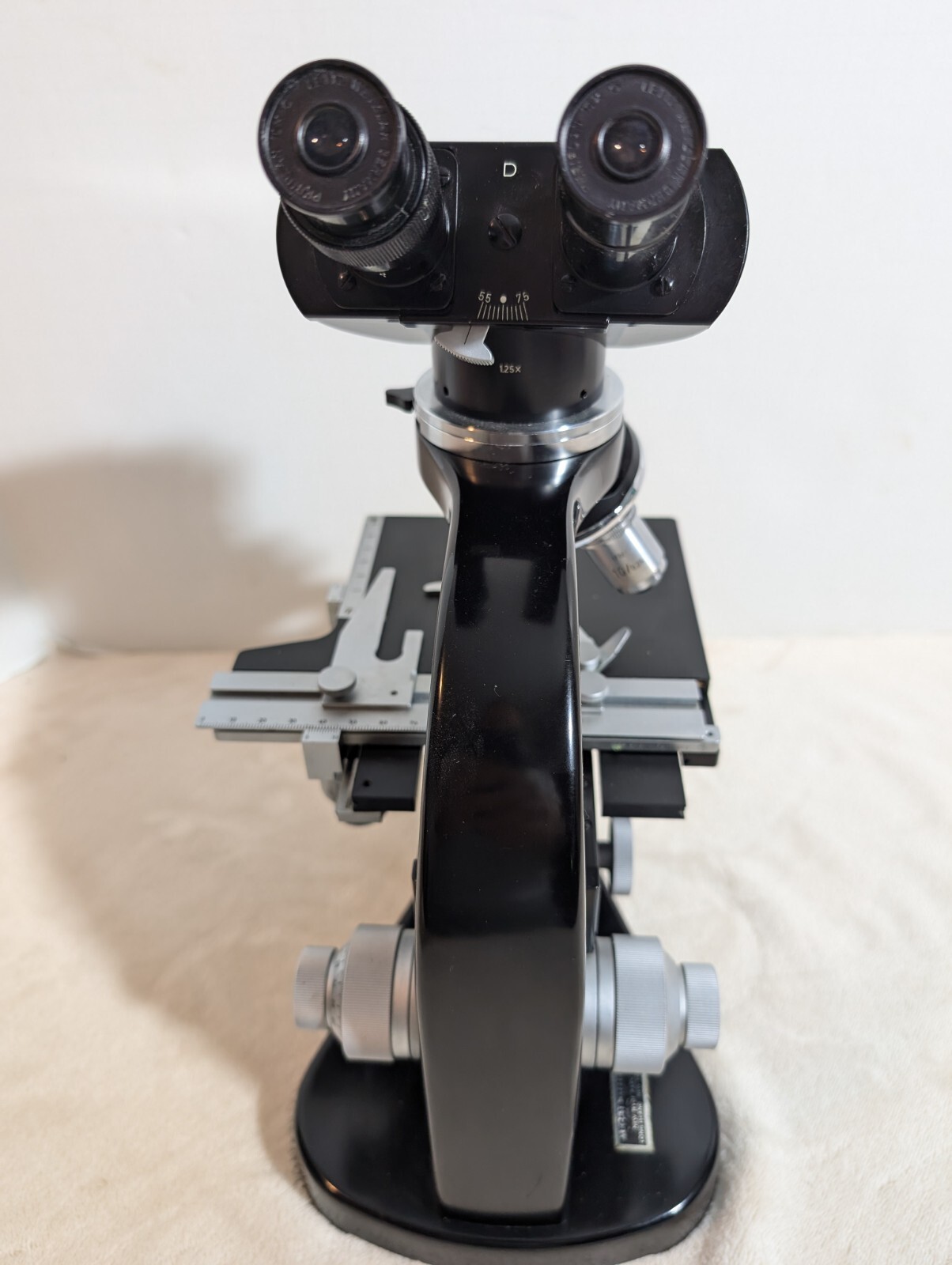 Leitz Wetzlar Binocular Microscope 4 Objectives Illuminator Case Manual Black