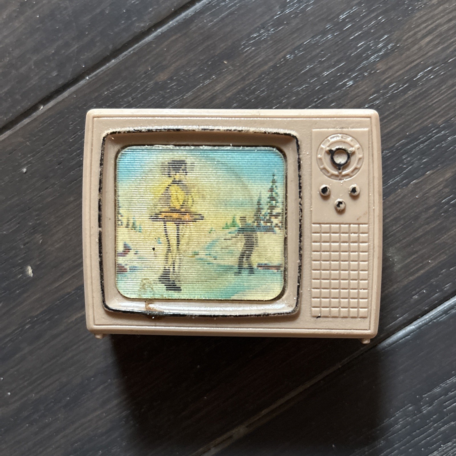 Vintage Wiggle TV Pencil Sharpener Made In USA No 583 Skater Snow Sport